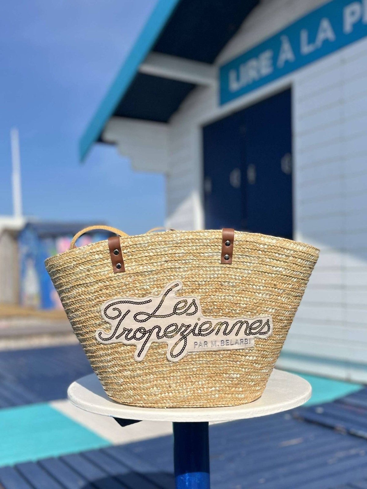 Sac de plage les Tropéziennes disponible en paille tressé beige chez Evasion Dieppe