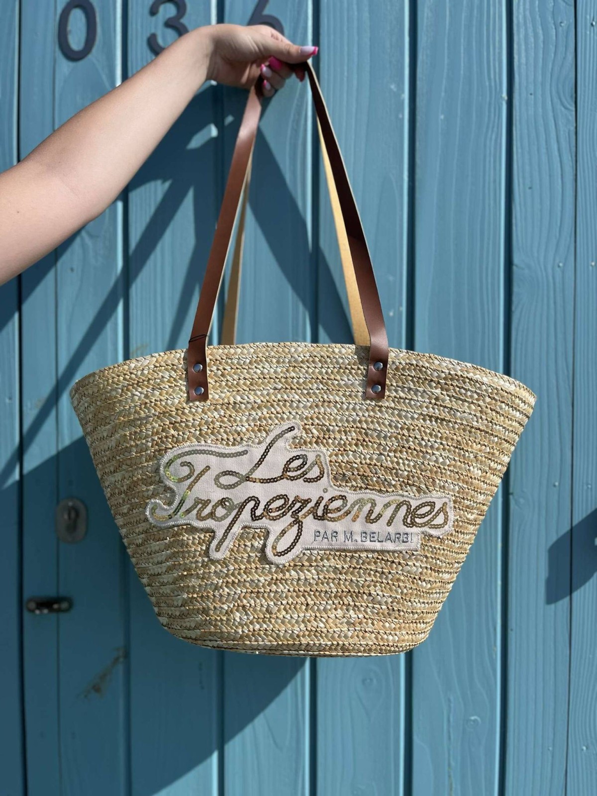 Sac de plage les Tropéziennes disponible en paille tressé beige chez Evasion Dieppe