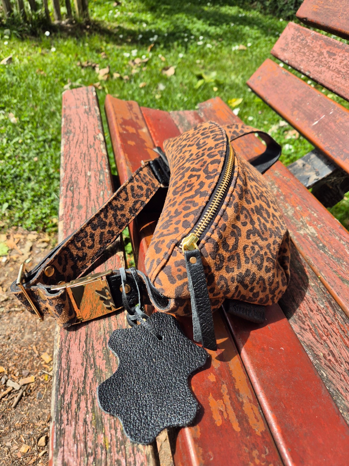 Sac banane Paul Marius léopard noir disponible chez Evasion Dieppe