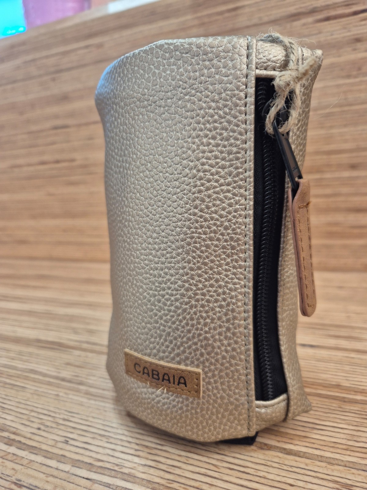 Porte-gourde small Cabaia version la Casbah gold disponible chez Evasion Dieppe