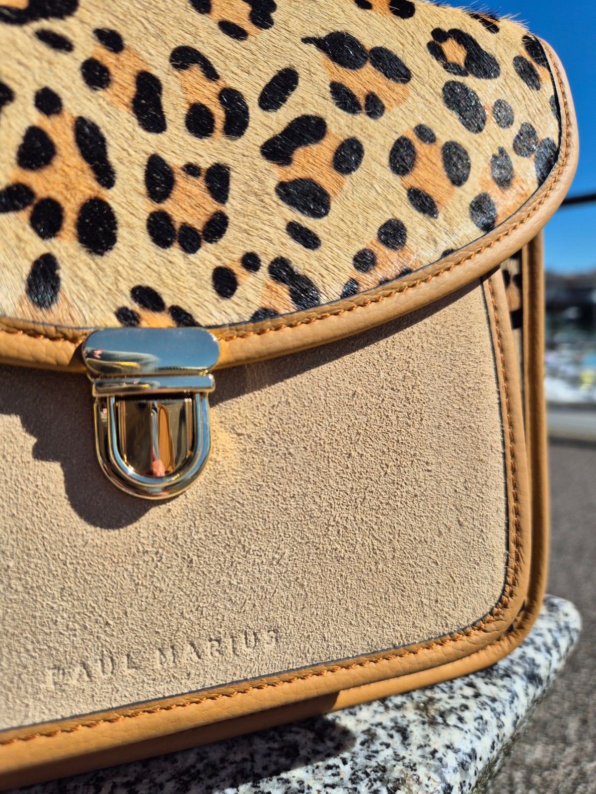 Sac bandoulière Paul Marius Mademoiselle George léopard beige disponible chez Evasion Dieppe