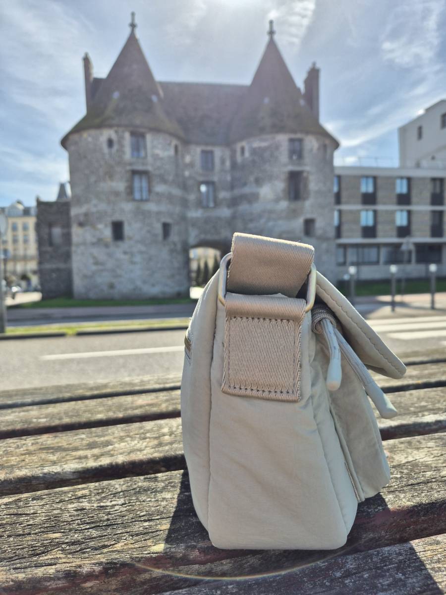 Sac bandoulière Woomen coloris moss disponible chez Evasion Dieppe