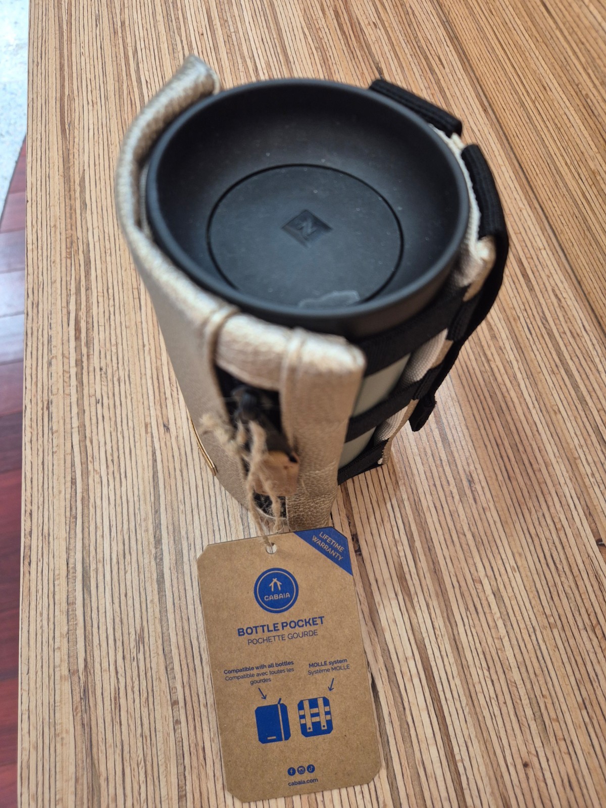 Porte-gourde small Cabaia version la Casbah gold disponible chez Evasion Dieppe