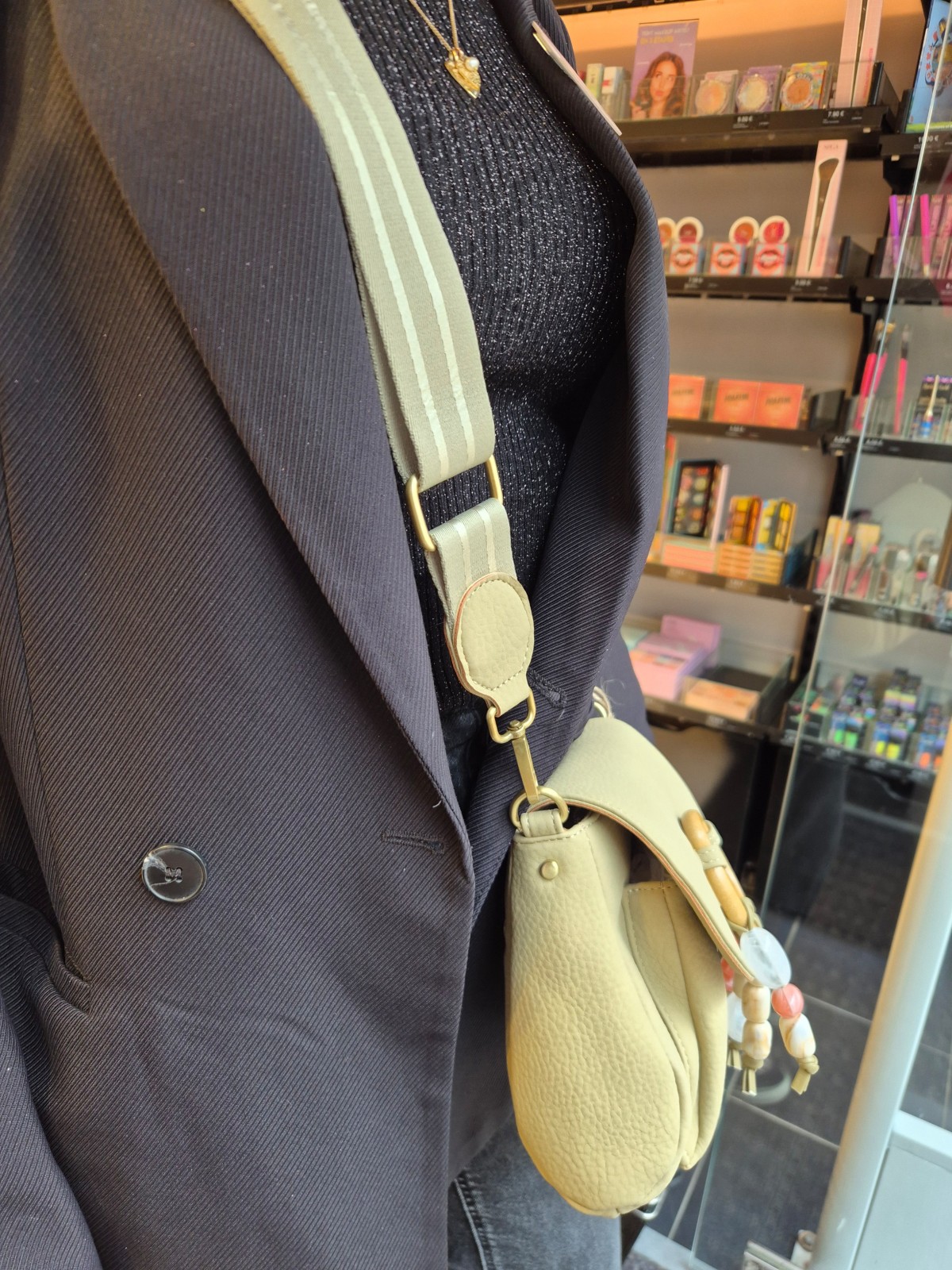 Sac bandoulière Woomen coloris mousse indisponible chez Evasion Dieppe