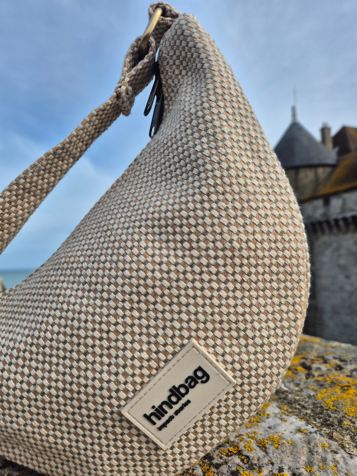 Sac bandoulière Hindbag Andréa tressage écru disponible chez Evasion Dieppe