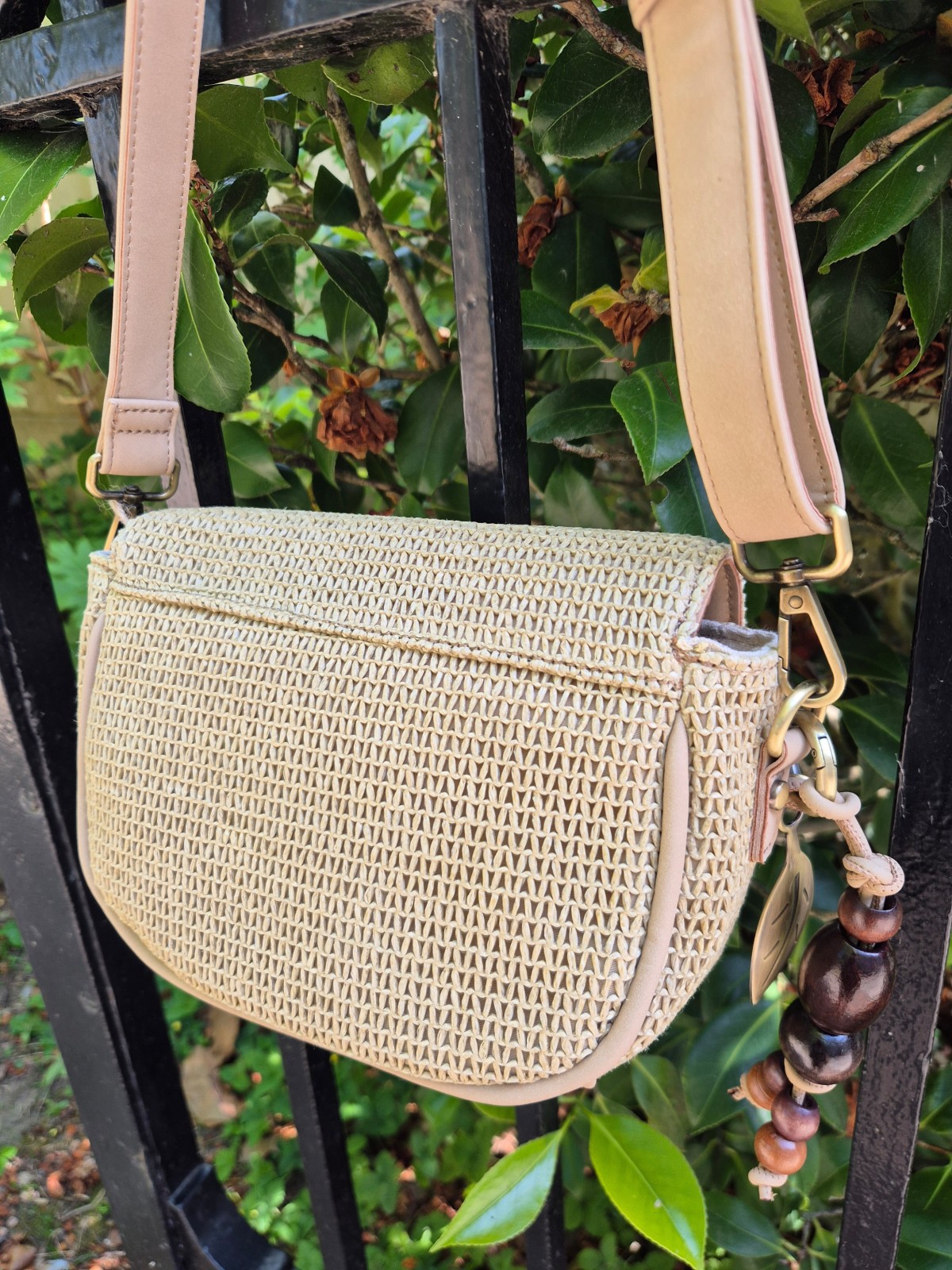 Sac bandoulière Woomen vegan version Cocus estival coloris sable disponible chez Evasion Dieppe