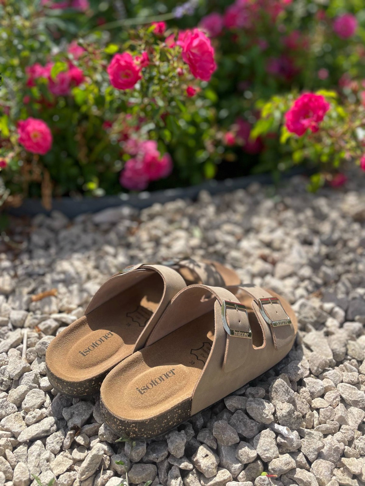 Sandales cuir coloris taupe Isotoner disponibles chez Evasion Dieppe