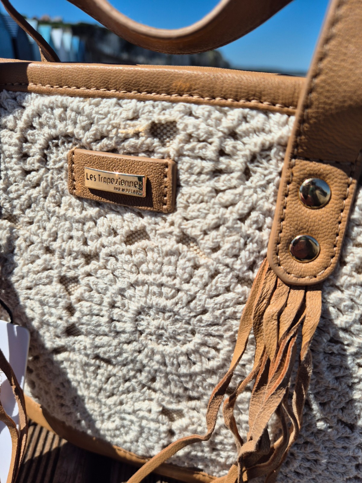 Sac bandoulière les Tropéziennes version bord de mer coloris beige camel disponible chez Evasion Dieppe
