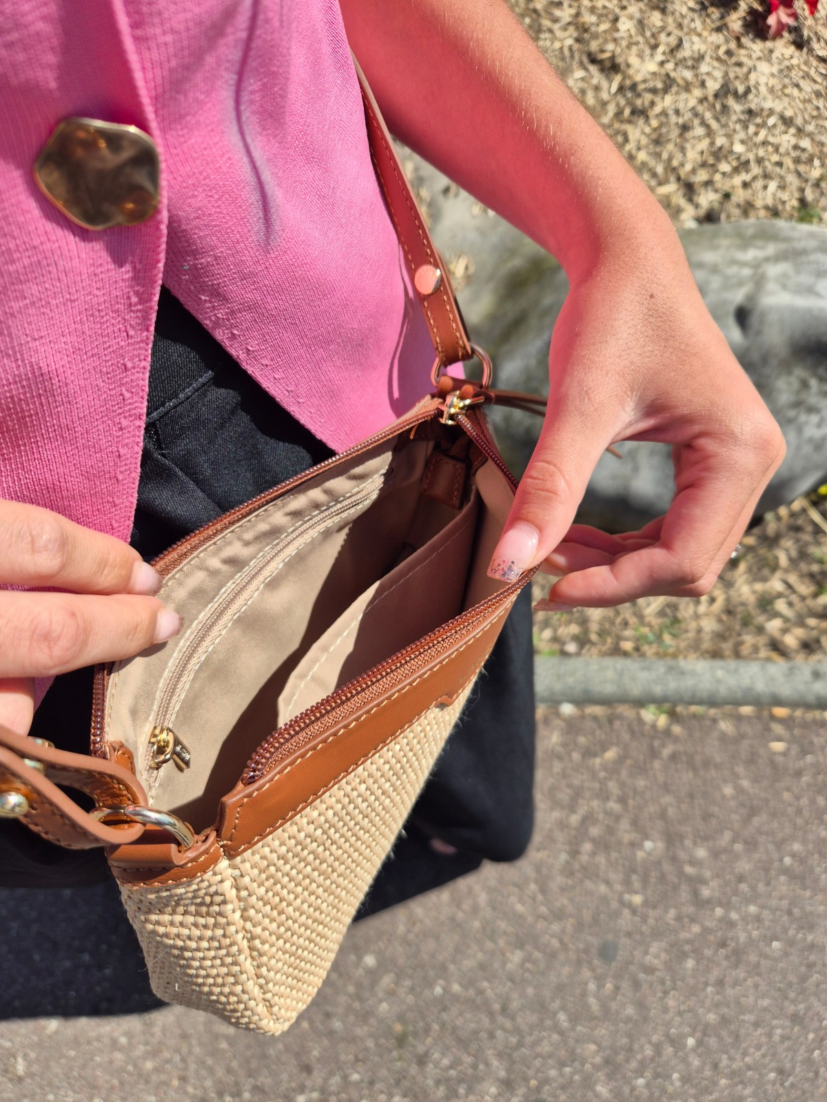 Petit sac bandoulière Lancaster beige cognac disponible chez Evasion Dieppe