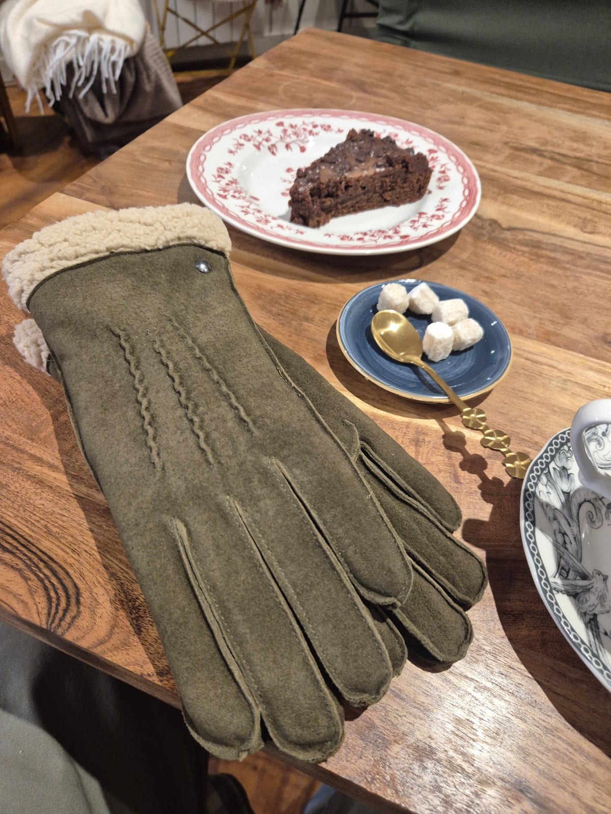 Gants en cuir Isotoner doublés chaud indisponible chez Evasion Dieppe