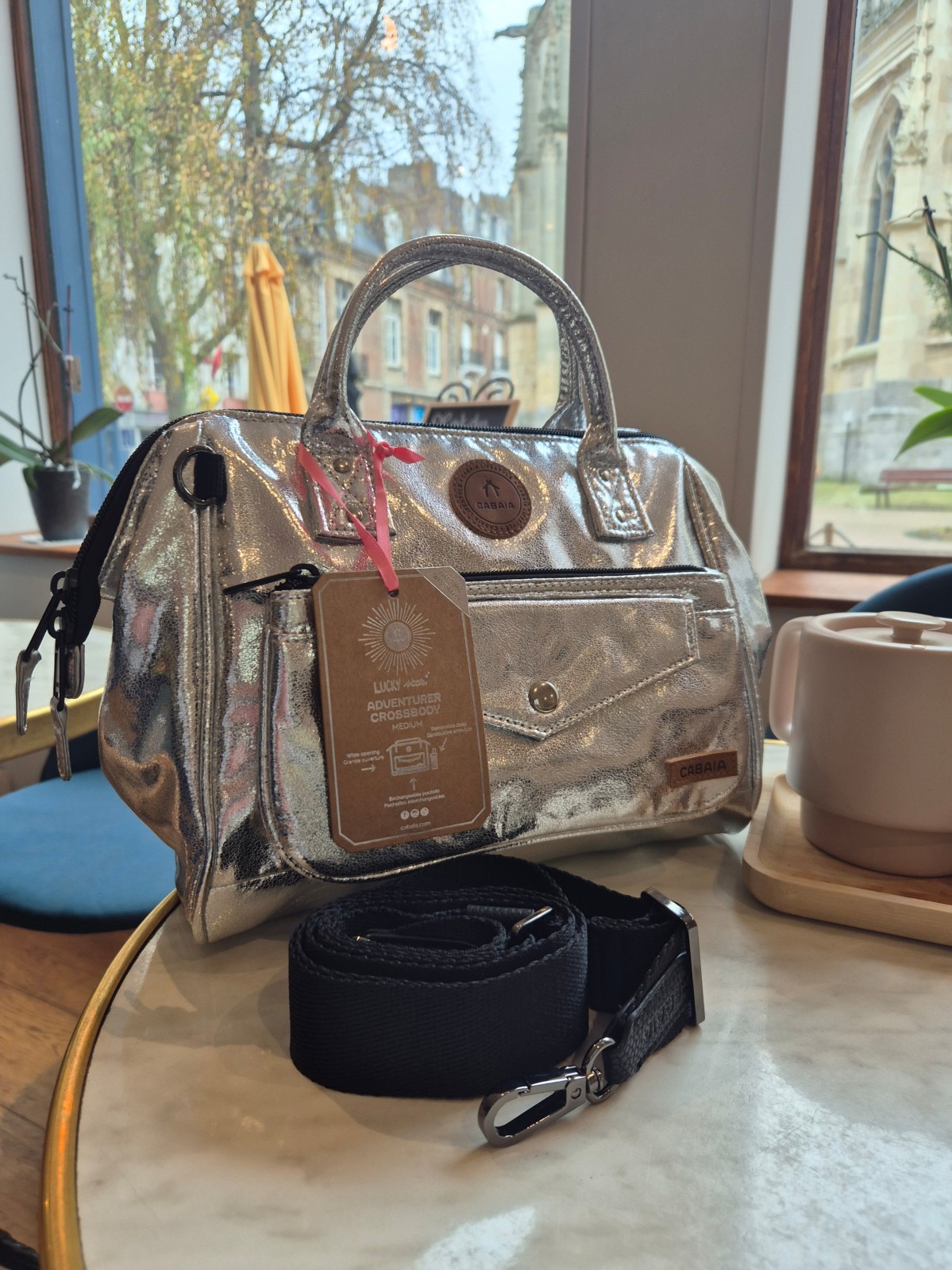 Sac bandoulière Cabaia crossbody Medium Monté Carlo silver disponible chez Evasion Dieppe