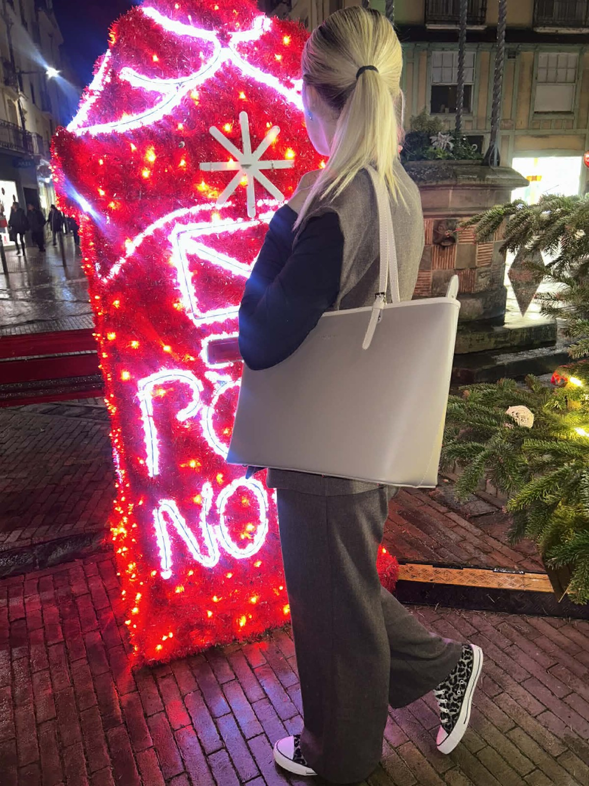 Grand sac Lancaster taupe galet disponible chez Evasion Dieppe