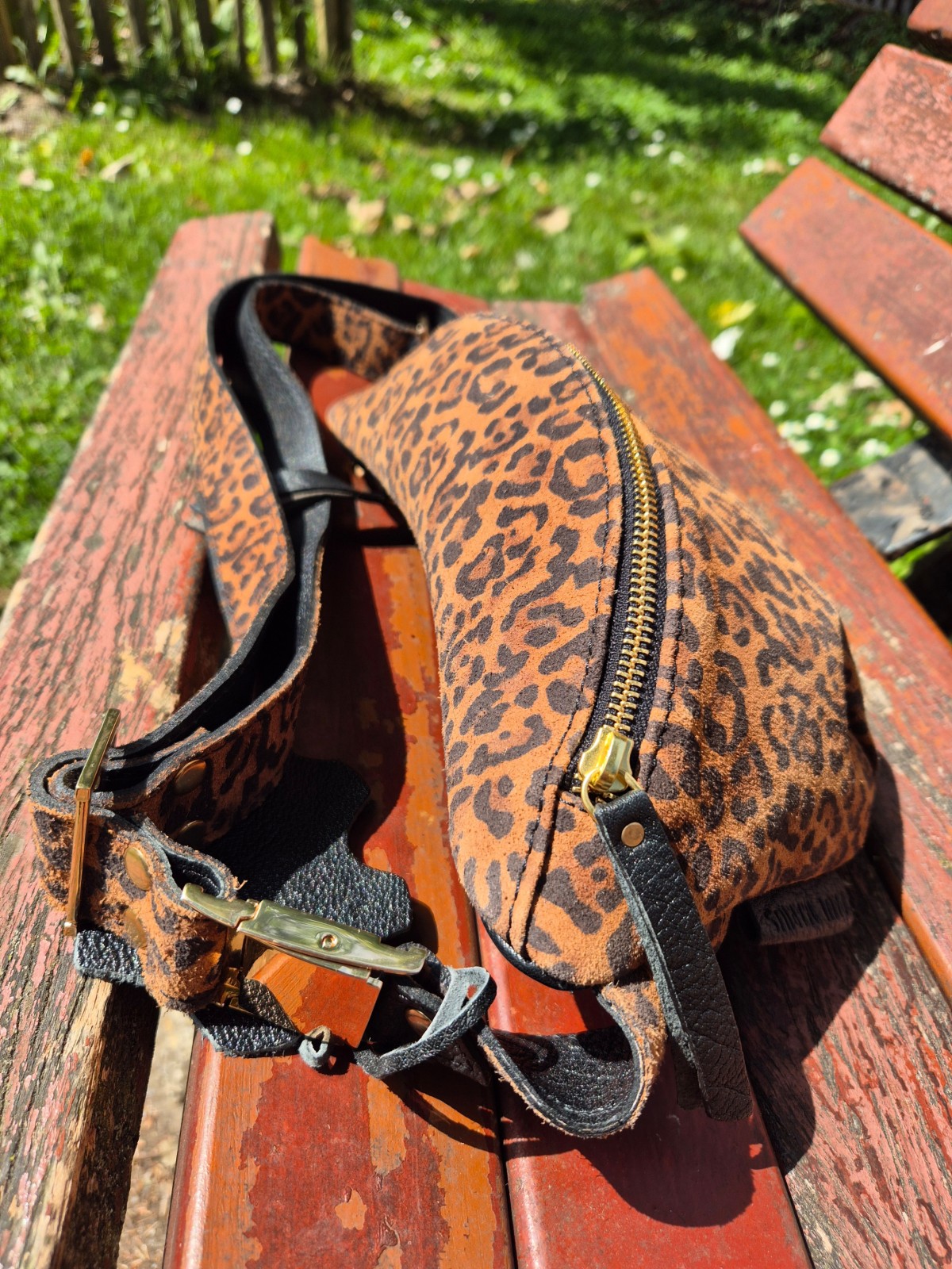 Sac banane Paul Marius léopard noir disponible chez Evasion Dieppe