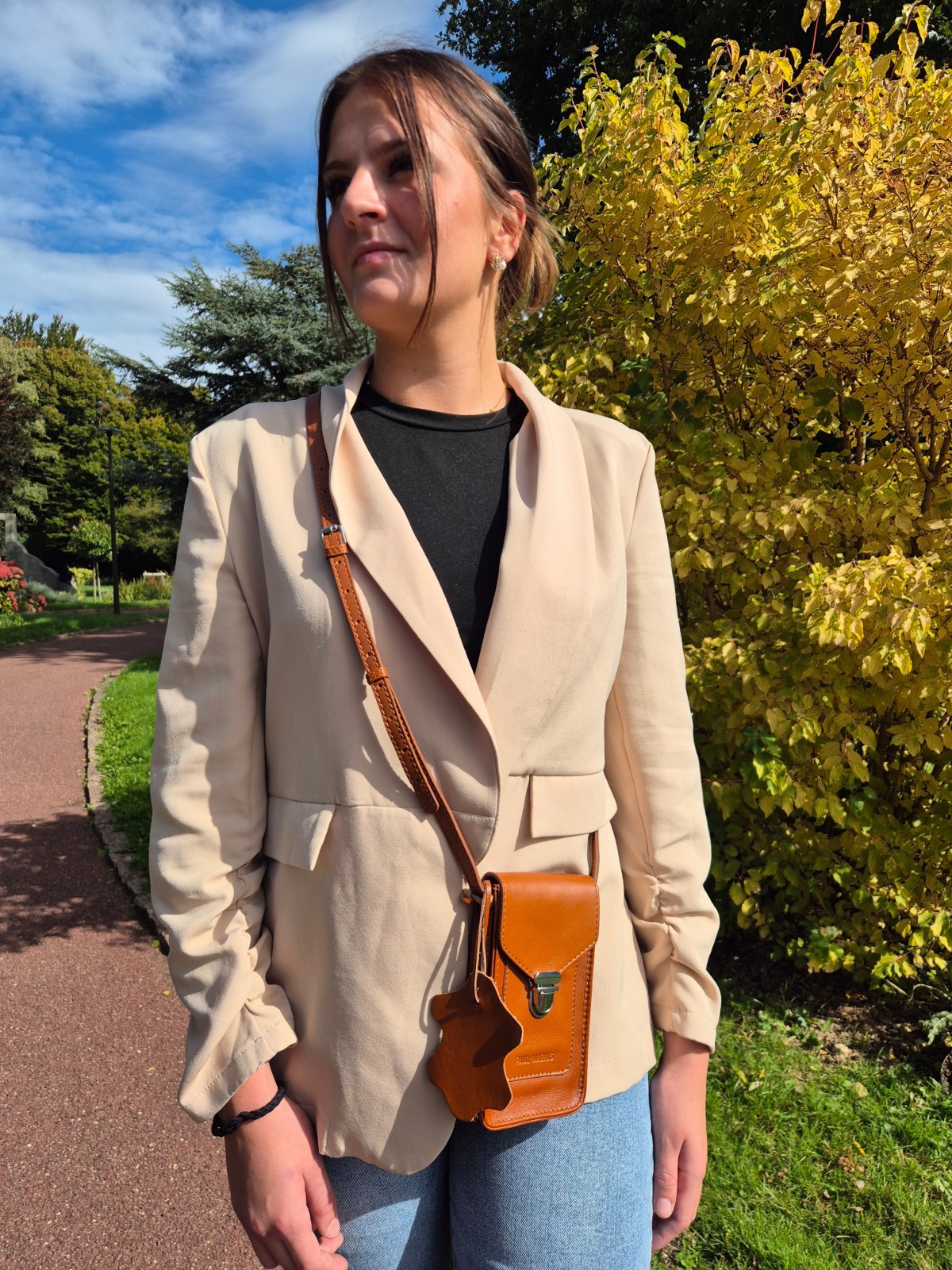 Sac Porte-téléphone Paul Marius en cuir cognac disponible chez Evasion Dieppe