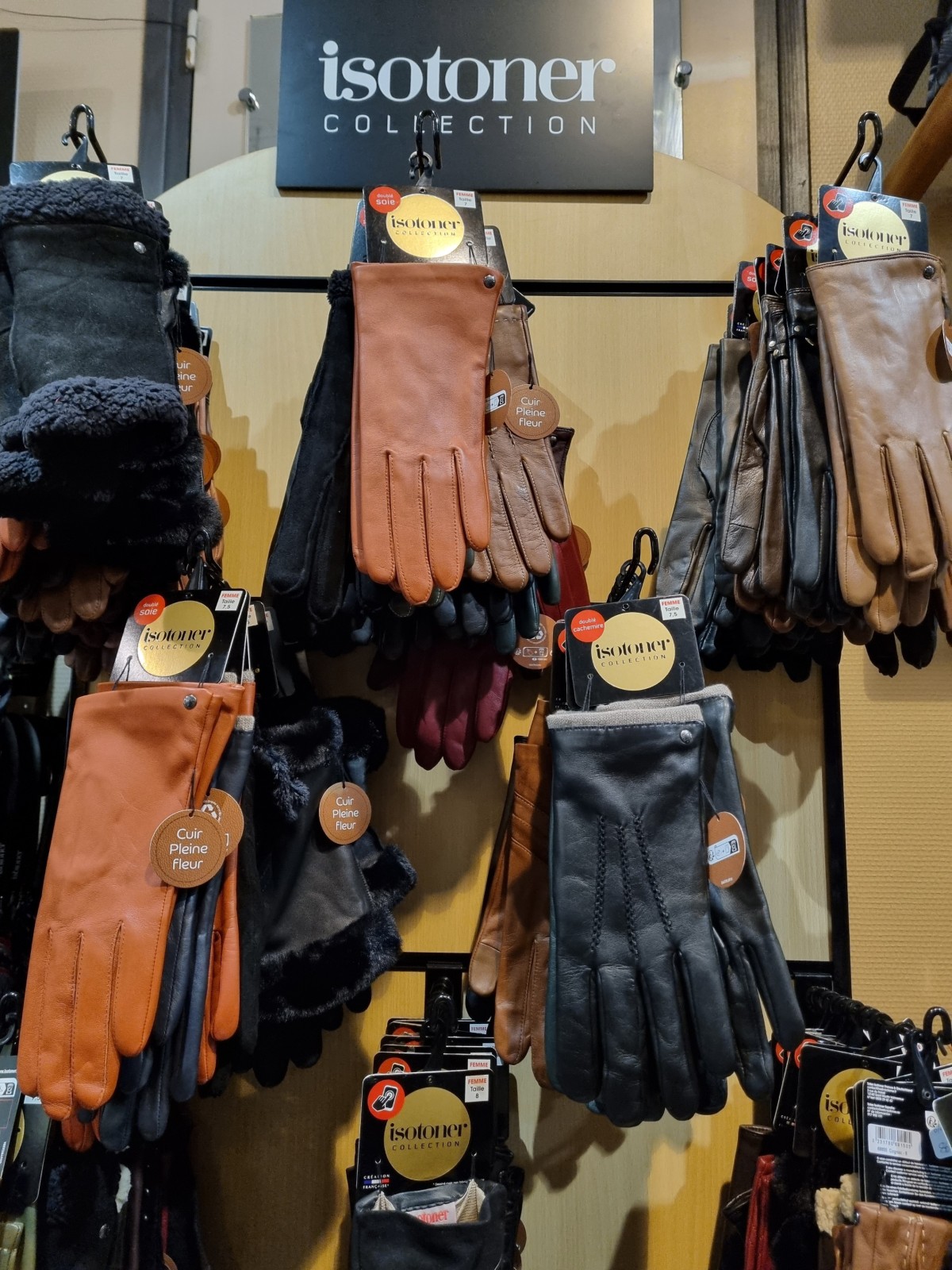 Arrivage de gants Isotoner en cuir avec doublure chaude chez Evasion Dieppe
