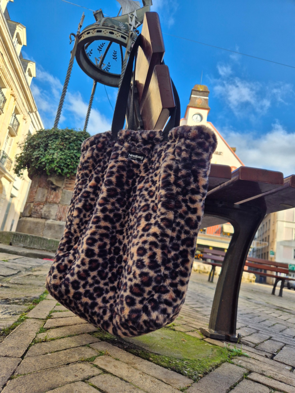 Sac Hindbag Paul fausse fourrure léopard disponible chez Evasion Dieppe