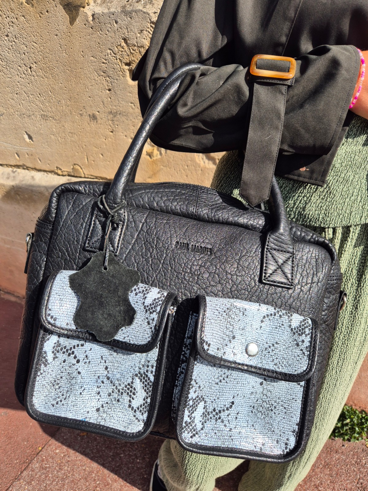 Sac étudiante Paul Marius Dandy python noir disponible chez Evasion Dieppe