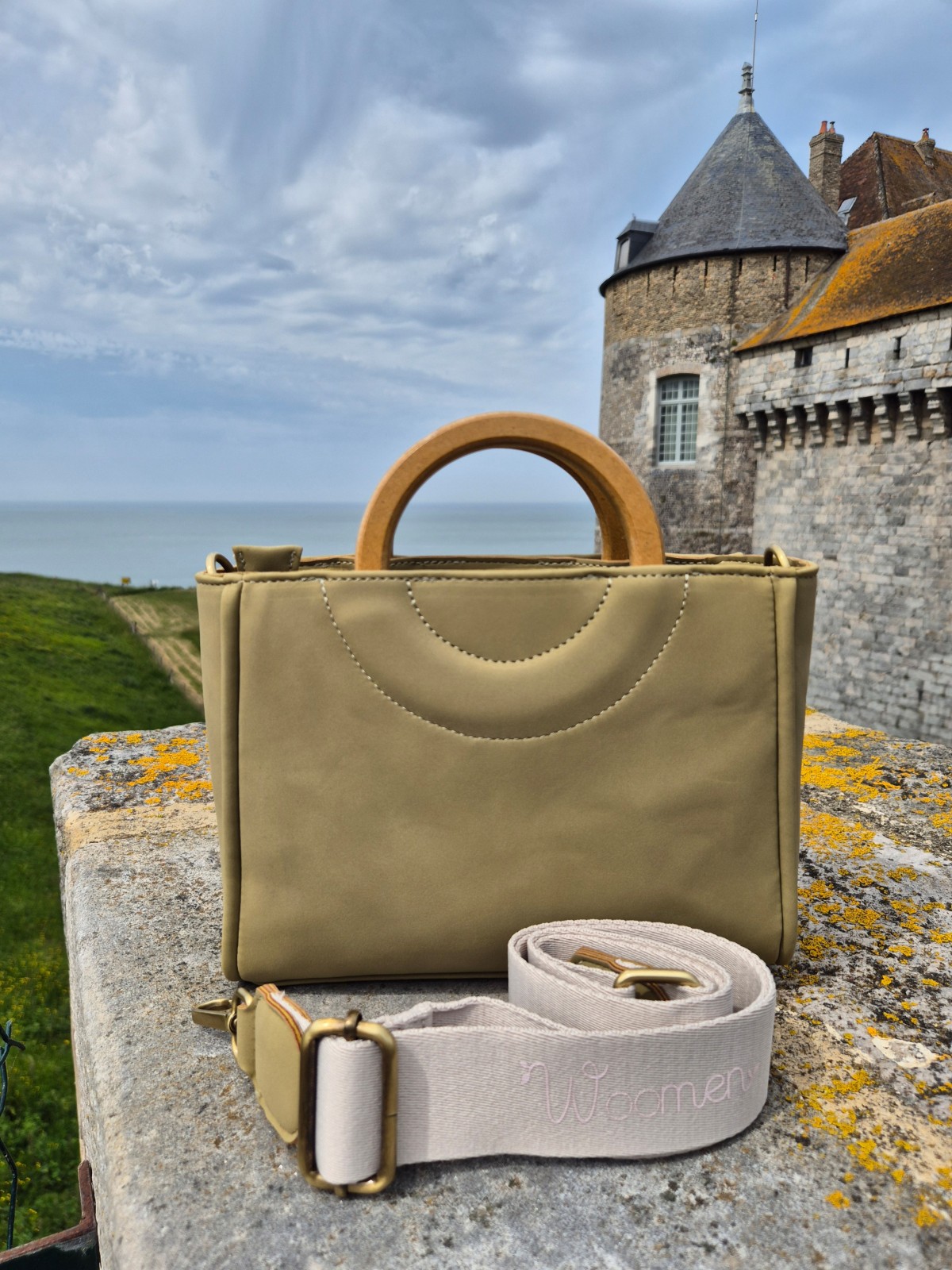 Sac bandoulière Woomen coloris mousse disponible chez Evasion Dieppe