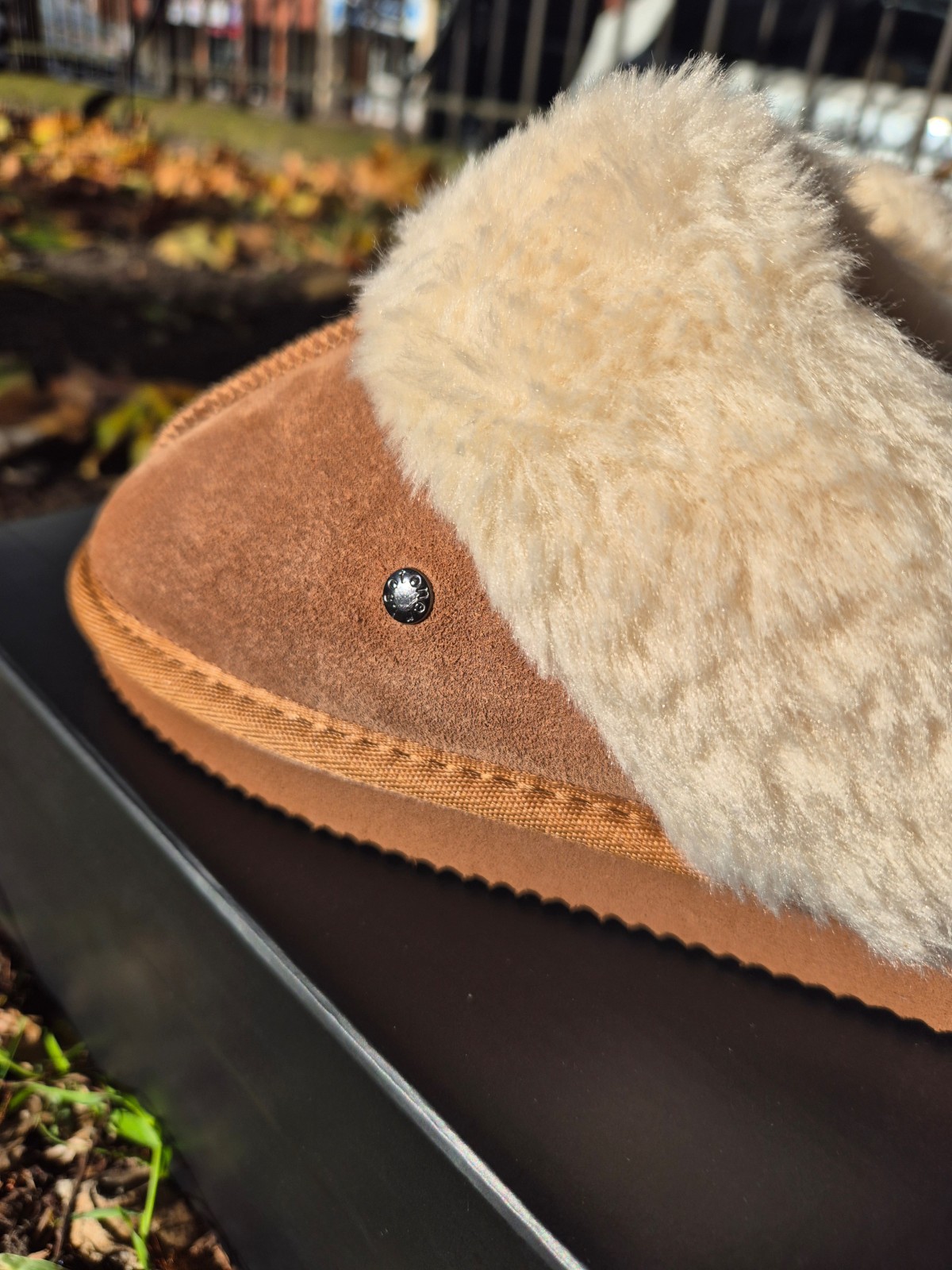 Mules femme Isotoner fourrées cuir camel indisponible chez Evasion Dieppe