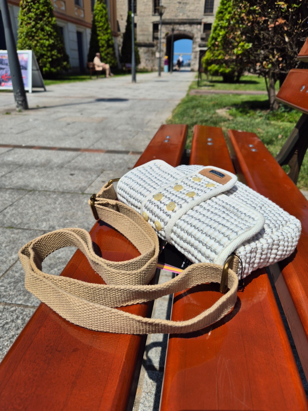 Sac les Tropéziennes blanc argenté disponible chez Evasion Dieppe