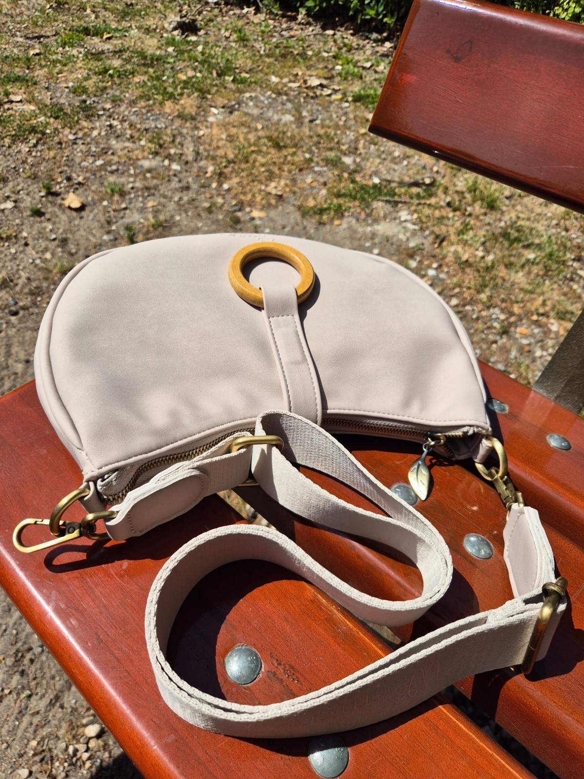 Sac bandoulière Woomen coloris craie disponible chez Evasion Dieppe