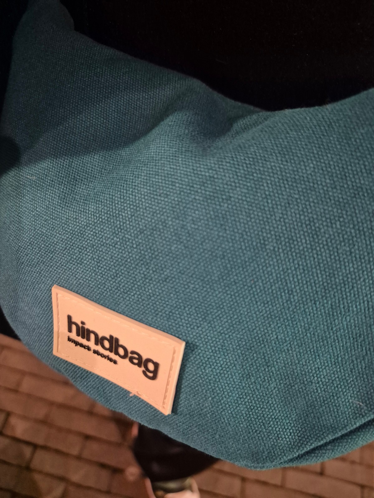 Sac bandoulière Hindbag Andréa bleu paon disponible chez Evasion Dieppe