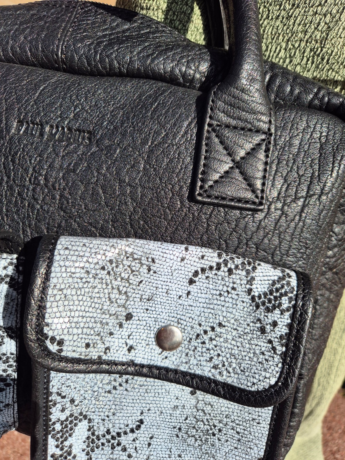 Sac étudiante Paul Marius Dandy python noir disponible chez Evasion Dieppe