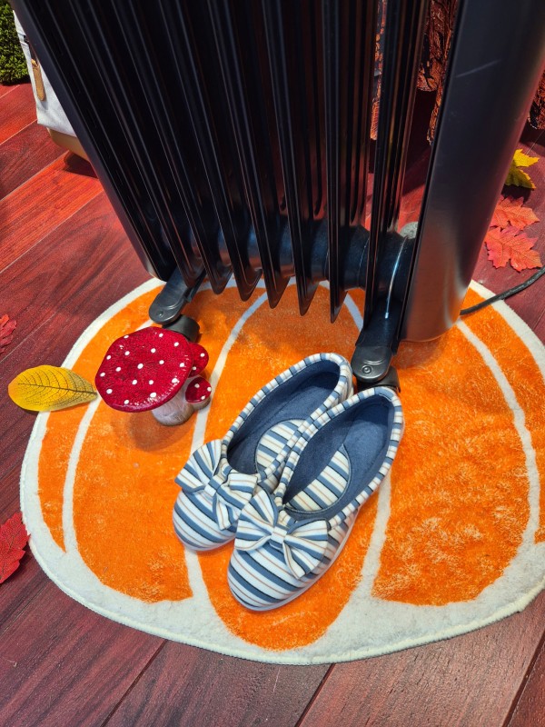 Chaussons confortables Isotoner disponible chez Evasion Dieppe