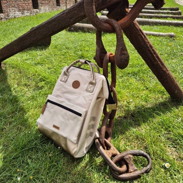 Evasion le spécialiste de la vente d'articles de maroquinerie, sacs, portefeuilles, valises, porte-ordinateur, scolaire, parapluies, ceintures sur Dieppe