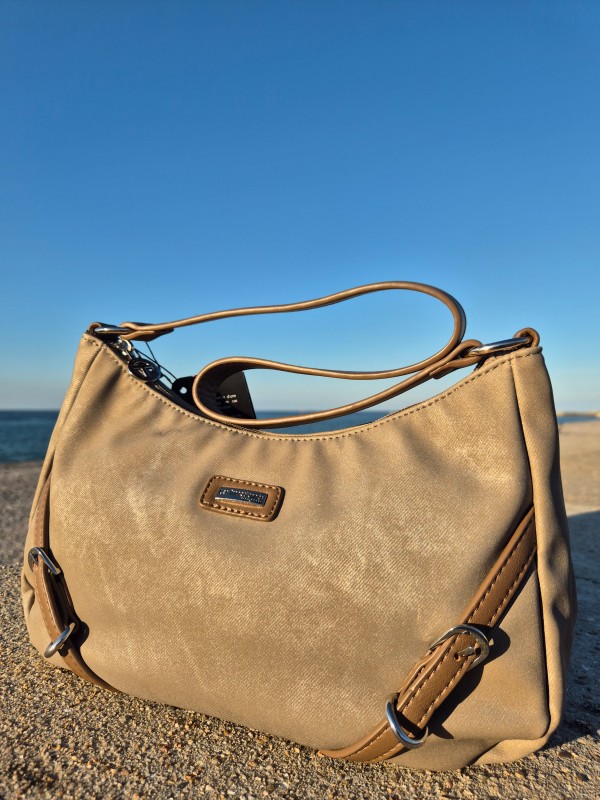 Sac bandoulière les Tropéziennes coloris taupe disponible chez Evasion Dieppe