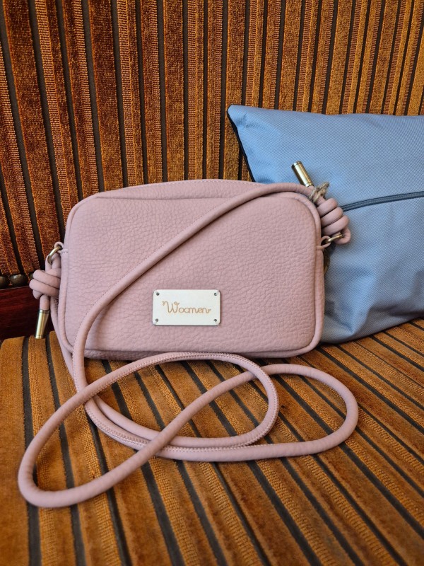 Sac bandoulière Woomen coloris bois de rose disponible chez Evasion Dieppe