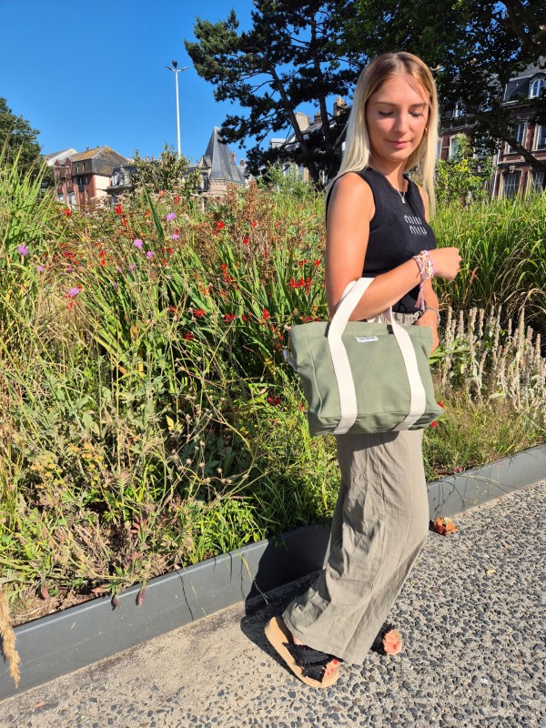 Sac bandoulière Hindbag Louise olive disponible chez Evasion Dieppe