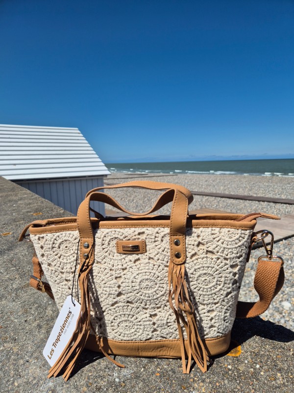 Sac bandoulière les Tropéziennes version bord de mer coloris beige camel disponible chez Evasion Dieppe