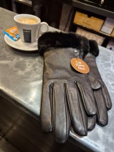 Gants Isotoner cuir doublé chaud avec revers fausse fourrure indisponible chez Evasion Dieppe