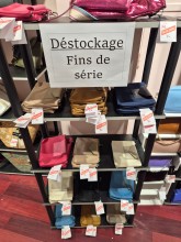 Déstockage, fins de série, bonnes affaires disponibles chez Maroquinerie Evasion Dieppe