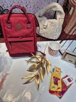 Vitrine octobre rose en maroquinerie visible chez Evasion Dieppe