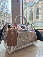 Sac bandoulière Cabaia crossbody Medium Monté Carlo silver disponible chez Evasion Dieppe