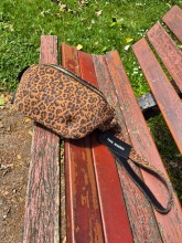 Sac banane Paul Marius léopard noir disponible chez Evasion Dieppe