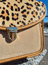 Sac bandoulière Paul Marius Mademoiselle George léopard beige disponible chez Evasion Dieppe