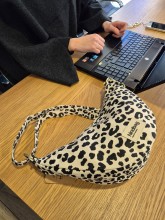 Sac Hindbag Andréa léopard écru disponible chez Evasion Dieppe