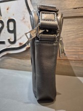 Sac homme Lancaster en cuir noir disponible chez Evasion Dieppe