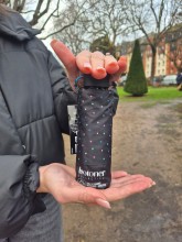 Petit parapluie pliant Isotoner disponible chez Evasion Dieppe