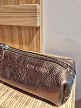 Trousse en cuir Paul Marius le Plumier cuivré indisponible chez Evasion Dieppe