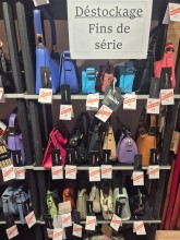 Déstockage, fins de série, bonnes affaires disponibles chez Maroquinerie Evasion Dieppe