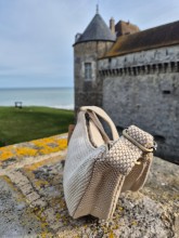Sac bandoulière Hindbag Andréa tressage écru disponible chez Evasion Dieppe