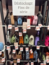 Déstockage, fins de série, bonnes affaires disponibles chez Maroquinerie Evasion Dieppe