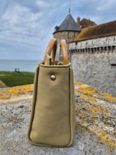 Sac bandoulière Woomen coloris mousse disponible chez Evasion Dieppe