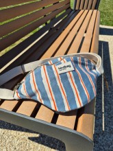 Sac banane Hindbag Olivia rayures larges bleu disponible chez Evasion Dieppe