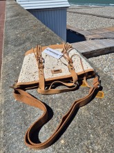 Sac bandoulière les Tropéziennes version bord de mer coloris beige camel disponible chez Evasion Dieppe