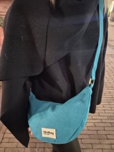 Sac bandoulière Hindbag Andréa bleu paon disponible chez Evasion Dieppe